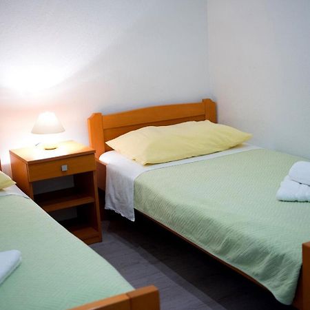 Apartments And Rooms Robi Podstrana Exterior photo
