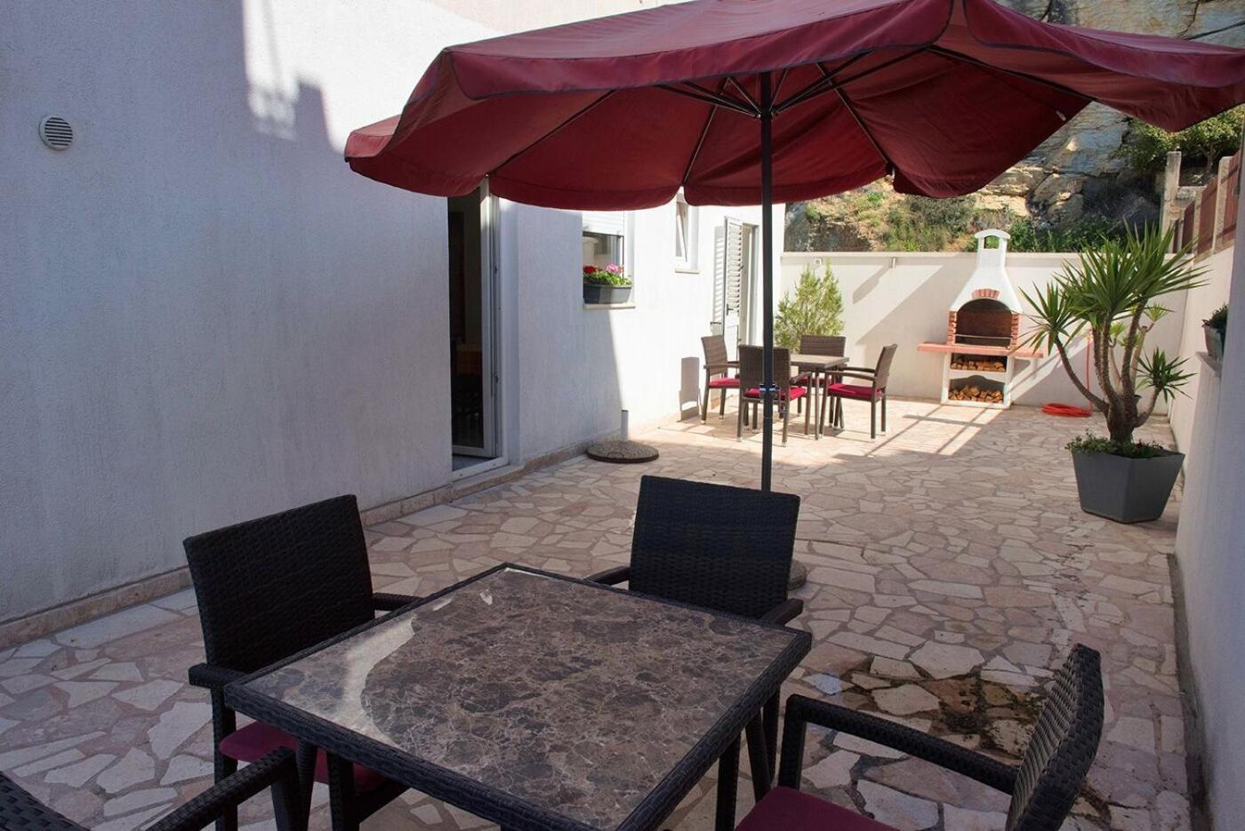 Apartments And Rooms Robi Podstrana Exterior photo