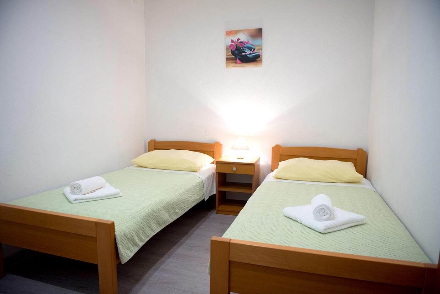 Apartments And Rooms Robi Podstrana Exterior photo